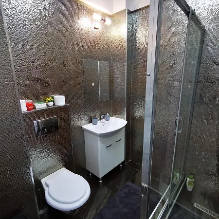 Bosko Apartament דירה Năvodari